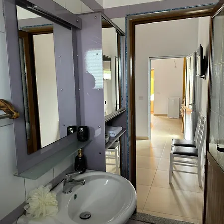 Villa Verde Vlore شقة فندقية *
