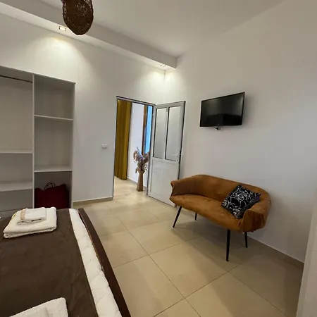 Ξενοδοχείο με διαμερίσματα Villa Verde Vlore